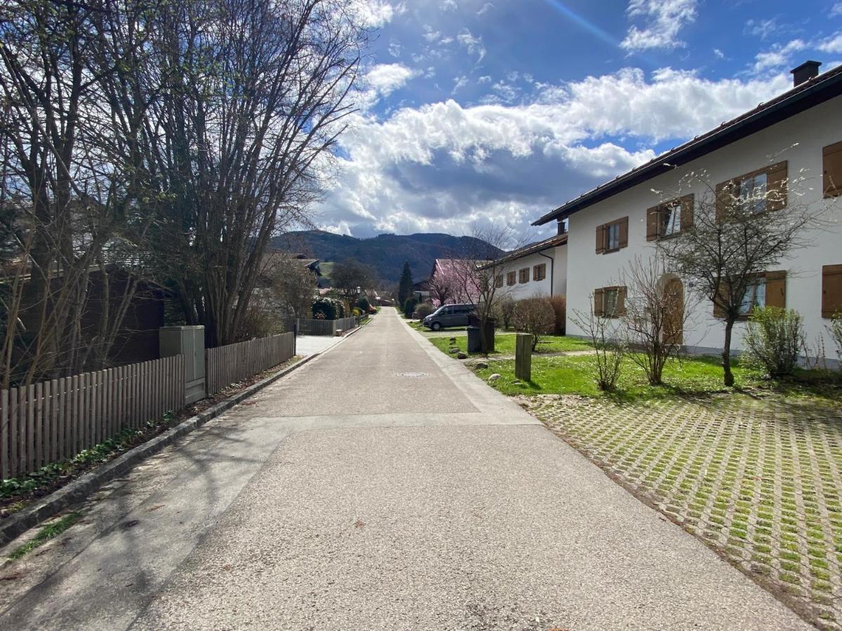 Modern Eingerichtete Wohnung Mit 2 Schlafzimmern Bergen  Exterior photo